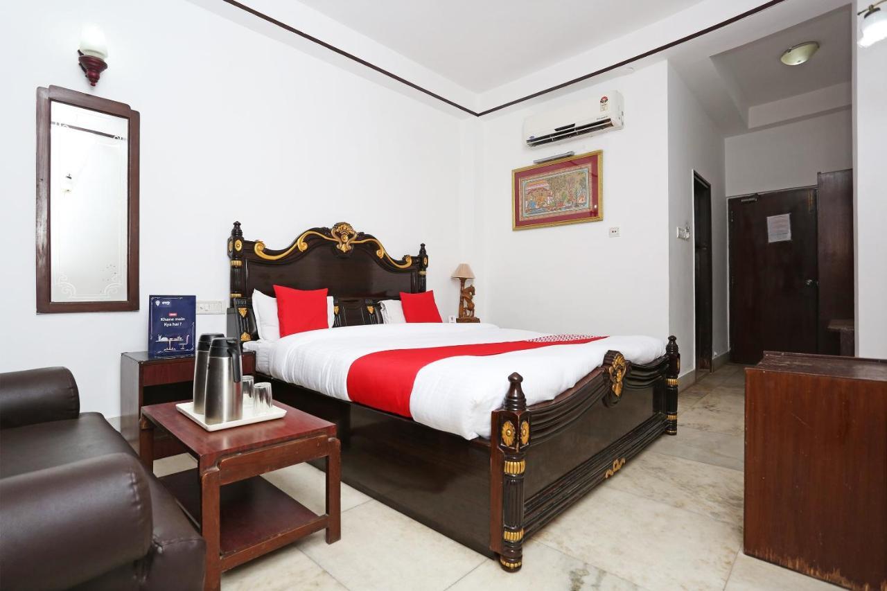 Oyo Capital O 5879 Radha Damodar Residency Hotel Puri Eksteriør billede