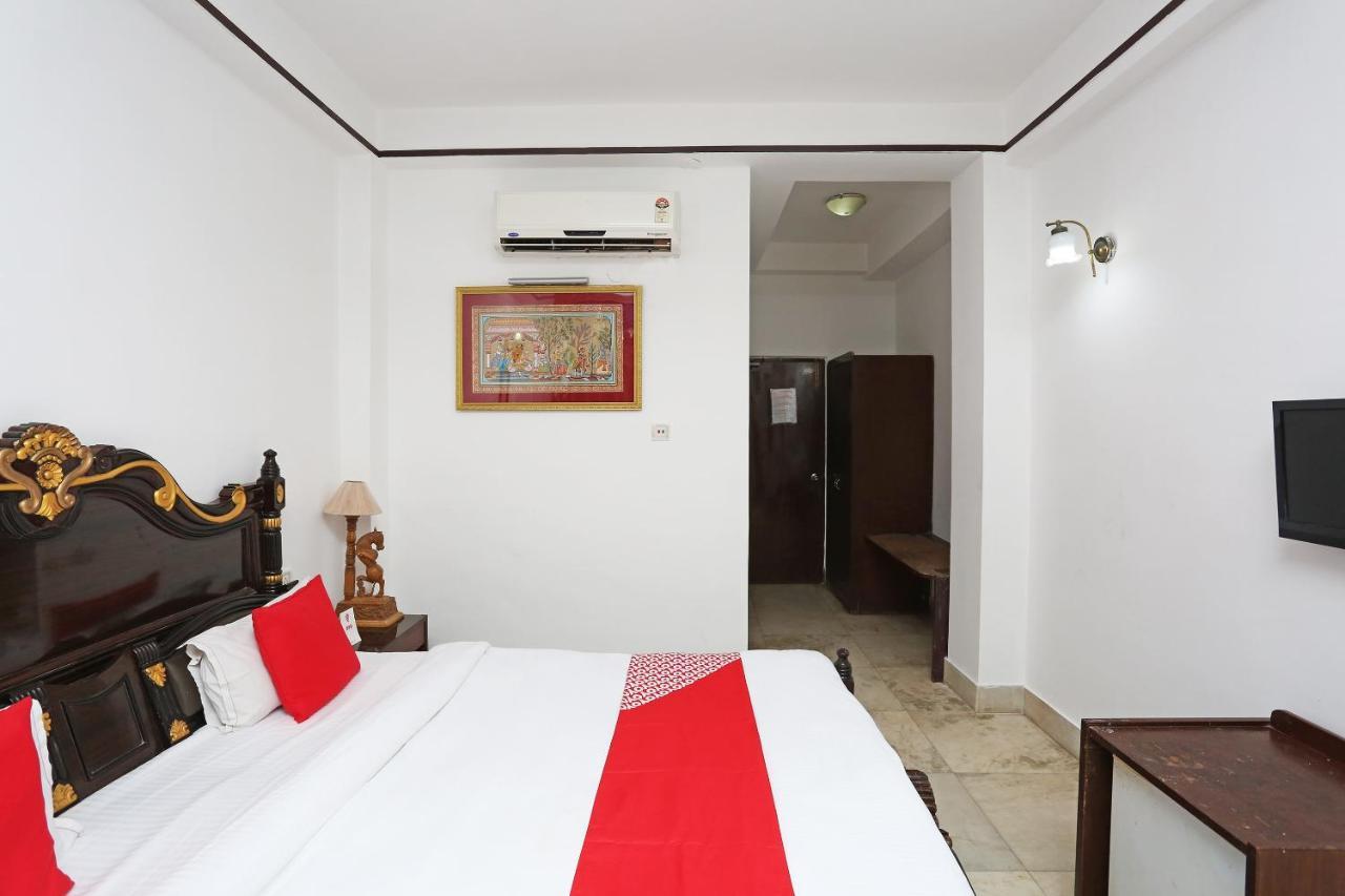 Oyo Capital O 5879 Radha Damodar Residency Hotel Puri Eksteriør billede