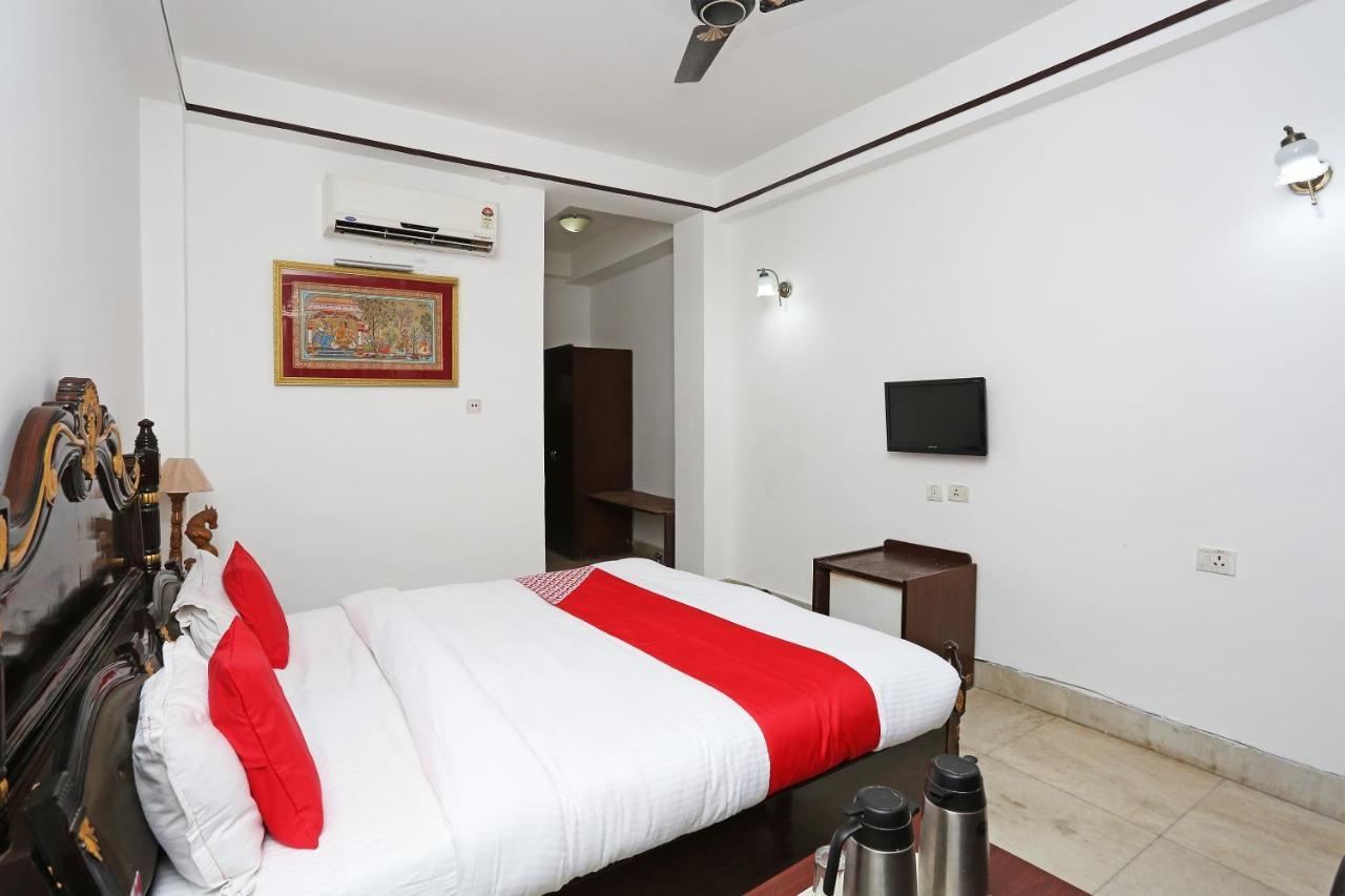 Oyo Capital O 5879 Radha Damodar Residency Hotel Puri Eksteriør billede