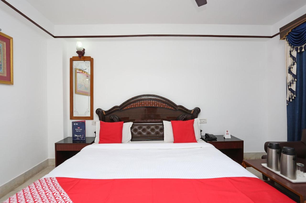 Oyo Capital O 5879 Radha Damodar Residency Hotel Puri Eksteriør billede