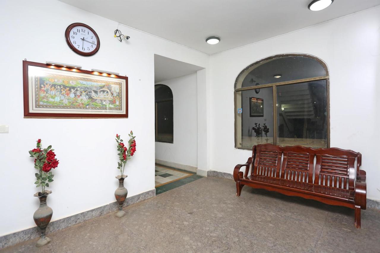 Oyo Capital O 5879 Radha Damodar Residency Hotel Puri Eksteriør billede