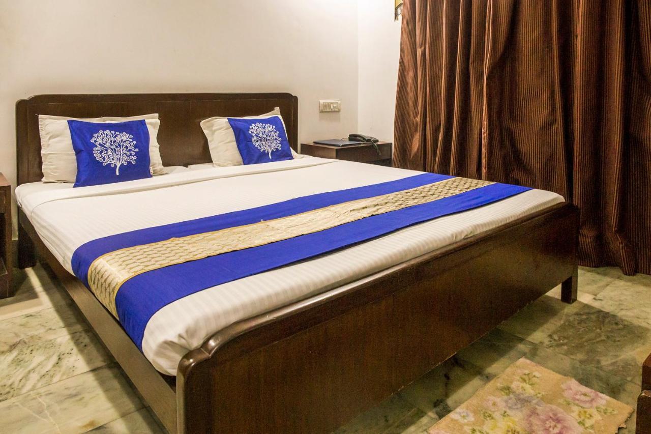 Oyo Capital O 5879 Radha Damodar Residency Hotel Puri Eksteriør billede