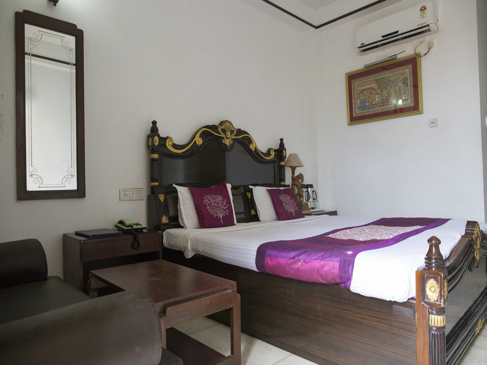 Oyo Capital O 5879 Radha Damodar Residency Hotel Puri Eksteriør billede