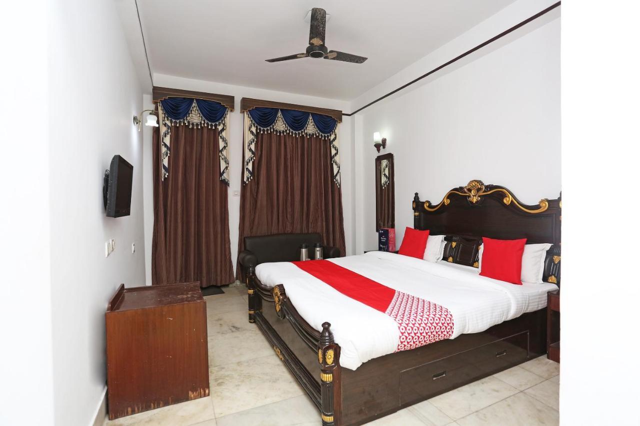 Oyo Capital O 5879 Radha Damodar Residency Hotel Puri Eksteriør billede